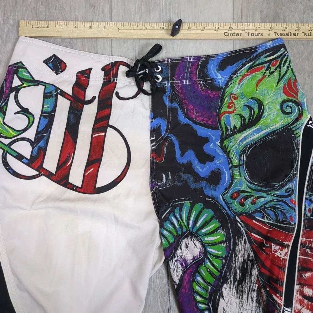 VTG Y2K O'Neil Byerly Freak Boardshorts Mens 40 White Skull Octopus Wax Comb 10